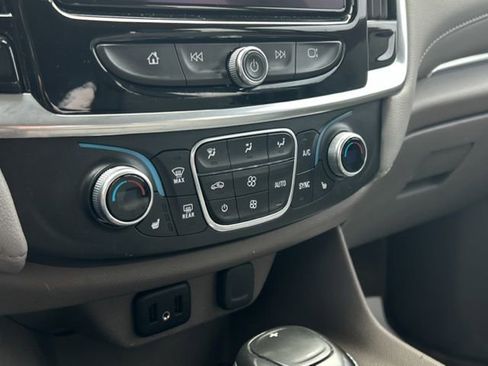 Used 2019 Chevrolet Traverse LT w/ LT Premium Package image 44