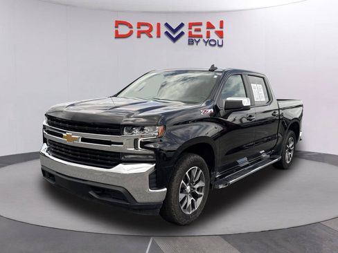 Used 2022 Chevrolet Silverado 1500 LT w/ Z71 Off-Road Package AWD/4WD image 8