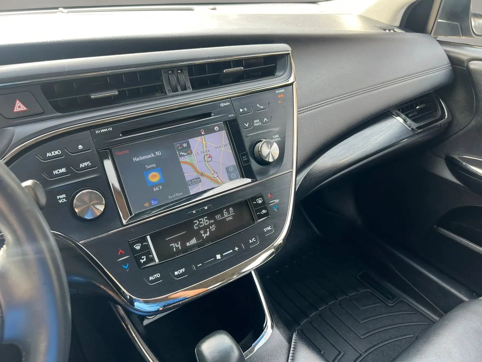 Used 2016 Toyota Avalon Touring w/ Protection Package FWD image 23