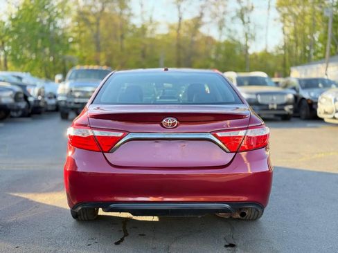 Used 2016 Toyota Camry SE w/ Moonroof Package FWD image 5