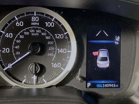 Used 2021 Toyota Corolla LE image 21