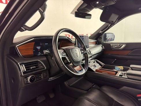 Used 2018 Lincoln Navigator Reserve w/ Technology Package AWD/4WD image 12