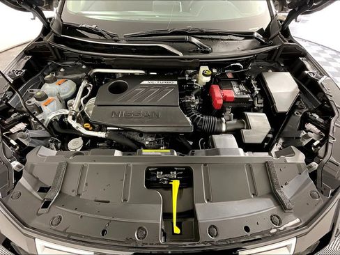 Certified 2025 Nissan Rogue SV image 17