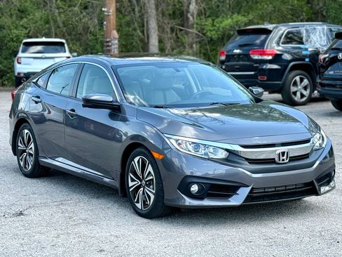 Used 2018 Honda Civic EX-T image 1