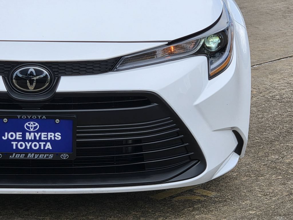 Used 2026 Toyota Corolla LE FWD image 4