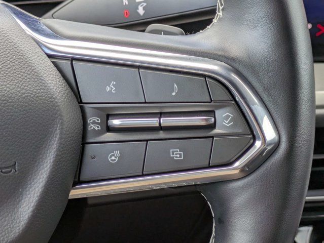 Used 2025 Chevrolet Traverse LT FWD image 27