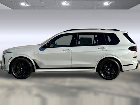 New 2026 BMW X7 M60i image 2