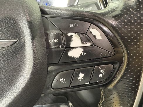 Used 2018 Chrysler Pacifica Limited w/ Advanced Safetytec Group image 23