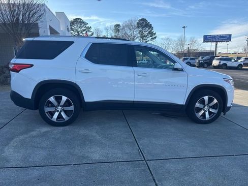 Used 2018 Chevrolet Traverse LT image 8