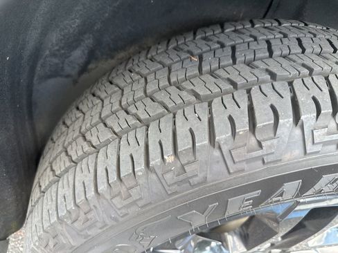 Used 2021 Chevrolet Traverse LT AWD/4WD image 17
