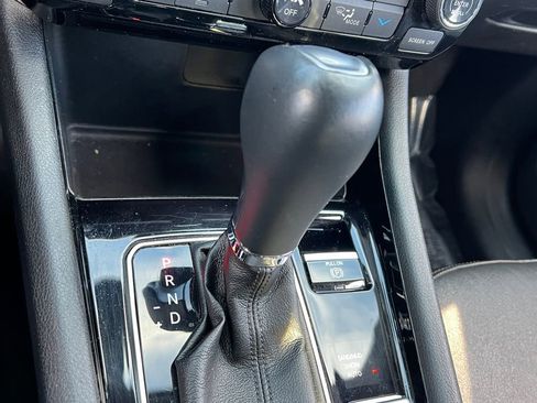 Used 2023 Jeep Compass Limited image 23