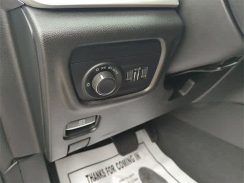 Used 2021 Jeep Grand Cherokee L Laredo image 35