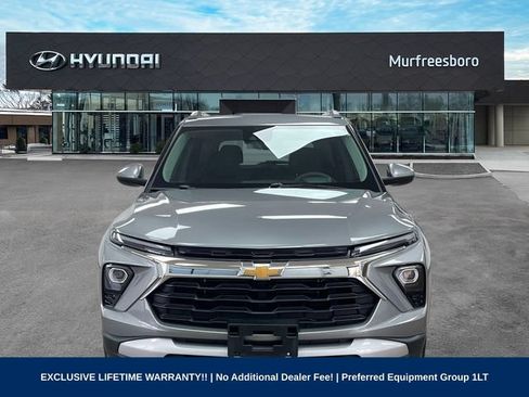 Used 2025 Chevrolet TrailBlazer LT FWD image 2
