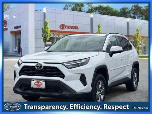 Used 2023 Toyota RAV4 XLE w/ Convenience Package image 2