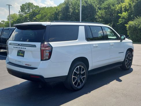 Used 2022 Chevrolet Suburban RST w/ Luxury Package AWD/4WD image 4