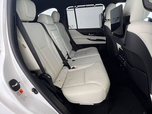 Used 2022 Lexus LX 600 4WD w/ Appearance Package image 15
