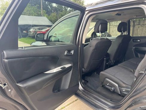 Used 2018 Dodge Journey SE w/ Popular Equipment Group FWD image 18