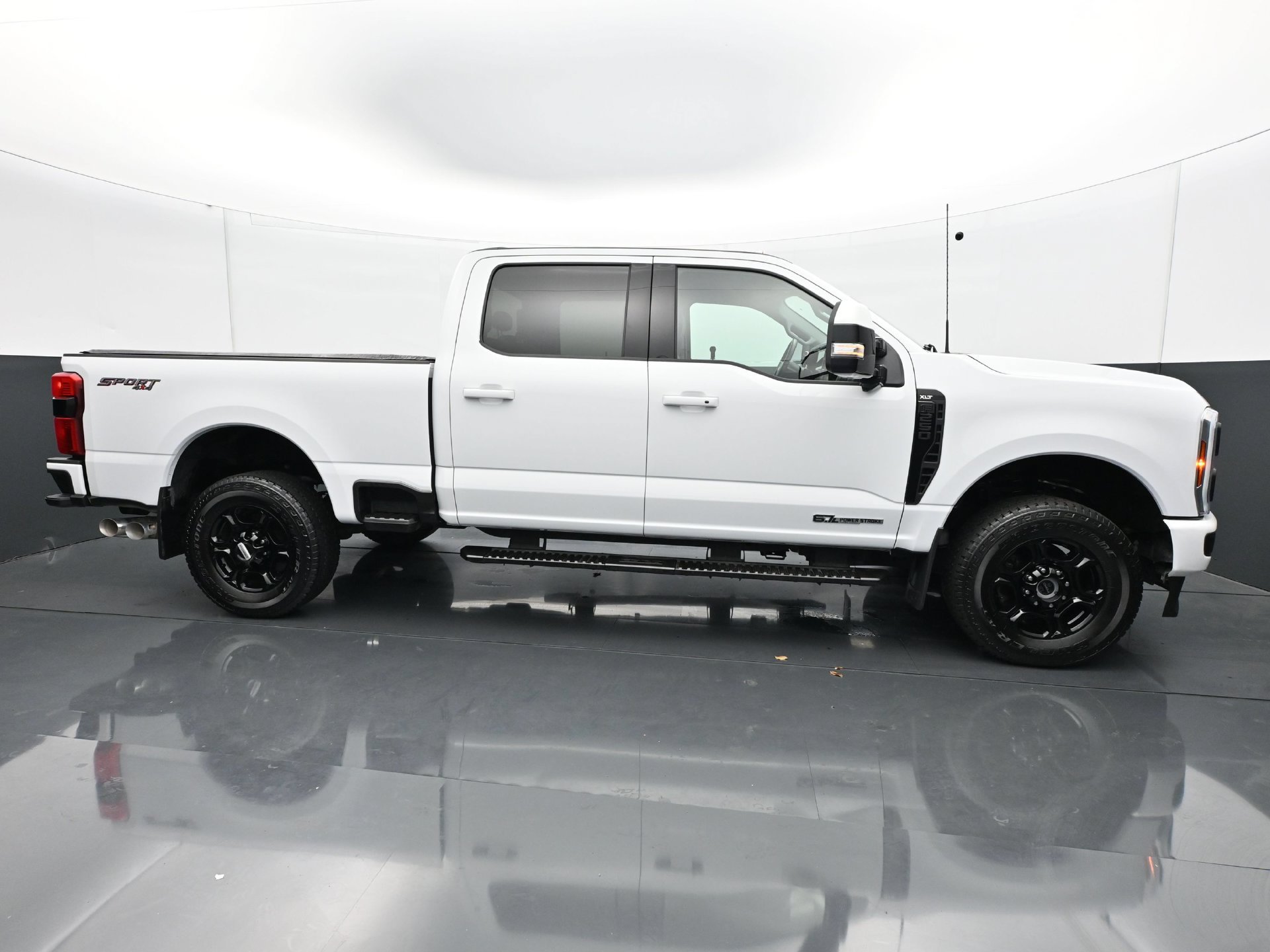 Used 2024 Ford F250 XLT w/ XLT Premium Package AWD/4WD image 8