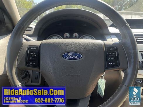 Used 2010 Ford Focus SES FWD image 18