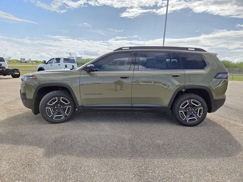 New 2026 Jeep Cherokee Laredo AWD/4WD image 4