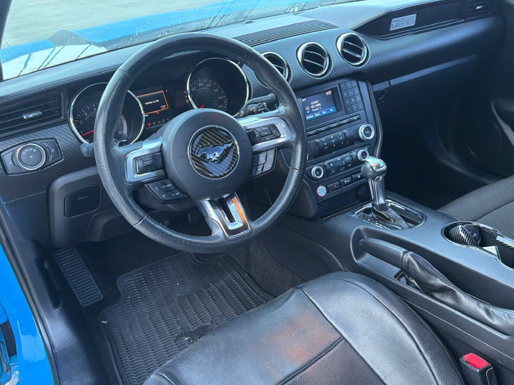 Used 2017 Ford Mustang Coupe RWD image 7