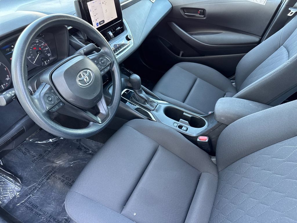 Used 2024 Toyota Corolla LE FWD image 9