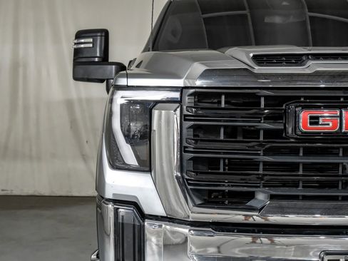 Used 2024 GMC Sierra 3500 Pro AWD/4WD image 31