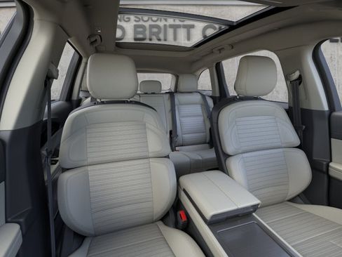 New 2026 Lincoln Nautilus Reserve AWD/4WD image 10
