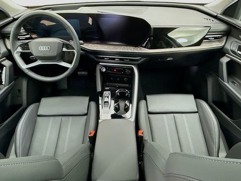 Used 2025 Audi Q5 Premium Plus w/ Premium Plus image 15