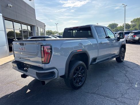 Used 2025 GMC Sierra 2500 AT4 w/ AT4 Premium Plus Package AWD/4WD image 7