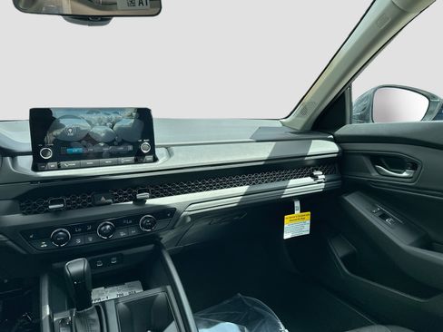 New 2025 Honda Accord SE image 17