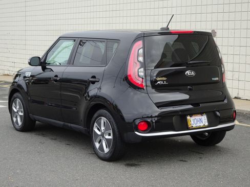Used 2017 Kia Soul EV + image 5