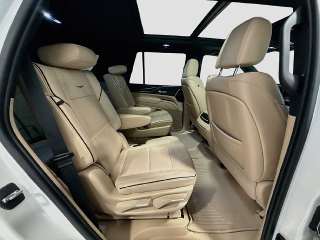 Used 2023 Cadillac Escalade Premium Luxury w/ LPO, Floor Liner Package AWD/4WD image 25