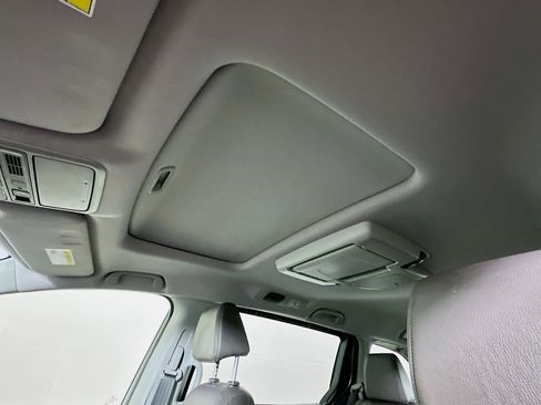 Used 2018 Honda Odyssey Elite image 26