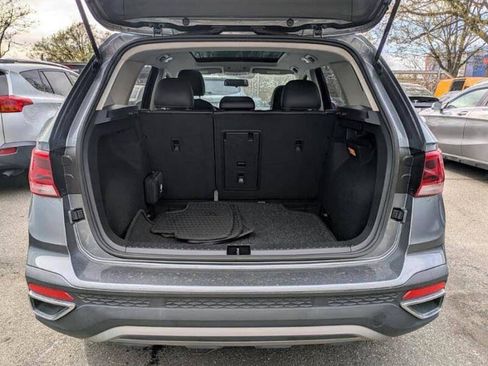 Used 2022 Volkswagen Taos SE image 11