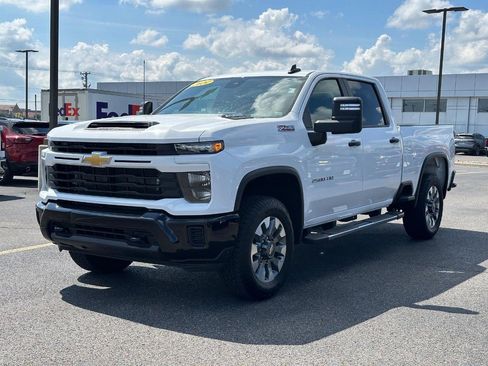 Certified 2024 Chevrolet Silverado 2500 Custom w/ Custom Value Package AWD/4WD image 9