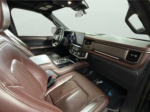 Used 2024 Ford Expedition Limited image 38