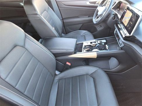 Used 2024 Volkswagen Atlas Cross Sport SEL R-Line image 14