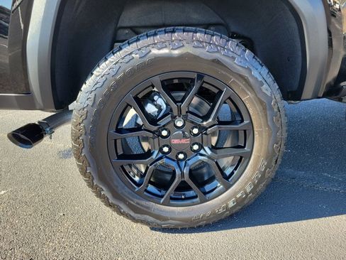 Used 2025 GMC Canyon Denali w/ LPO, Denali Black Edition image 9