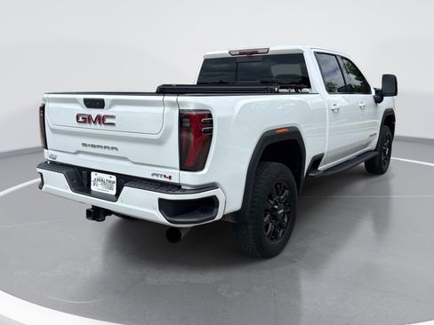 Used 2024 GMC Sierra 2500 AT4 w/ AT4 Premium Plus Package AWD/4WD image 8