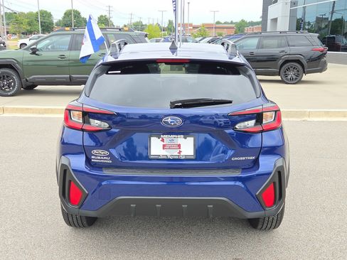 Used 2025 Subaru Crosstrek 2.5i Premium AWD/4WD image 4
