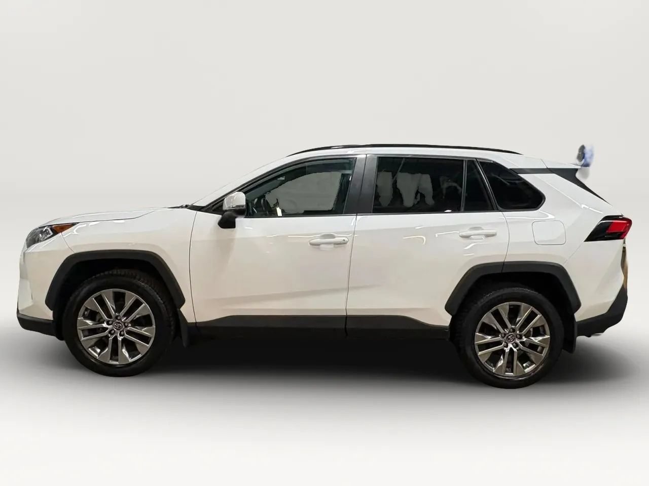 Used 2019 Toyota RAV4 XLE Premium w/ Cold Weather Package AWD/4WD image 2