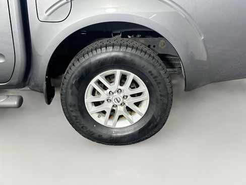 Used 2019 Nissan Frontier SV image 11