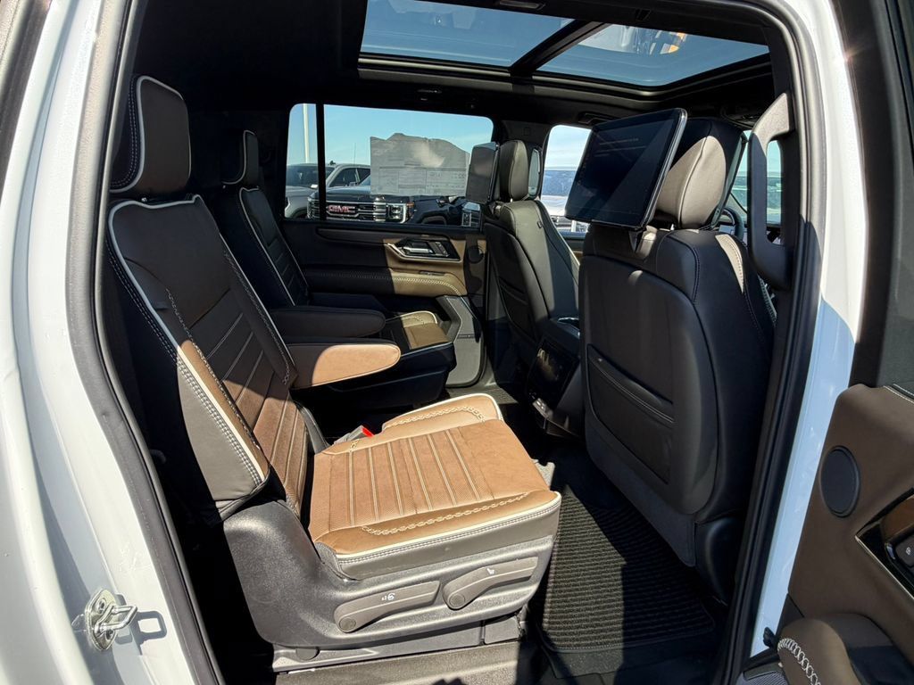 New 2026 GMC Yukon XL Denali Ultimate AWD/4WD image 17