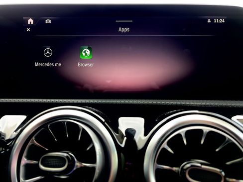 Used 2025 Mercedes-Benz CLA 250 4MATIC image 32