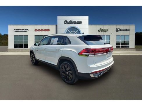 Used 2024 Volkswagen Atlas Cross Sport SE FWD image 5