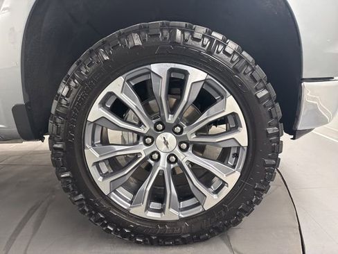 Certified 2025 Chevrolet Silverado 1500 LTZ w/ Technology Package image 12