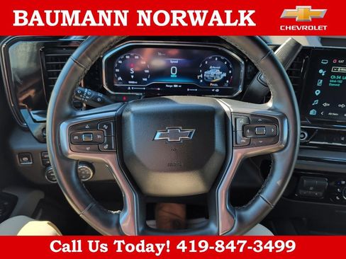 Used 2025 Chevrolet Silverado 2500 ZR2 w/ Technology Package AWD/4WD image 22