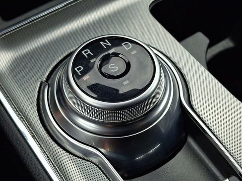 Certified 2022 Ford Edge SEL w/ Convenience Package image 14