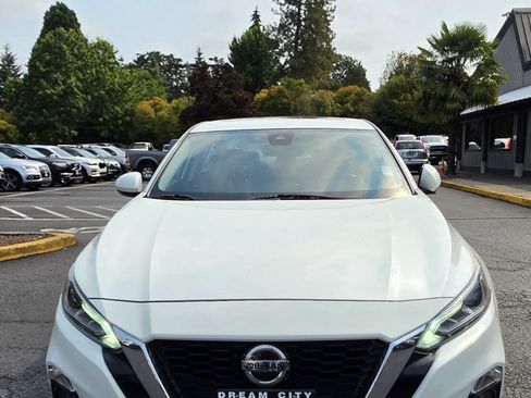 Used 2019 Nissan Altima 2.5 SV FWD image 9
